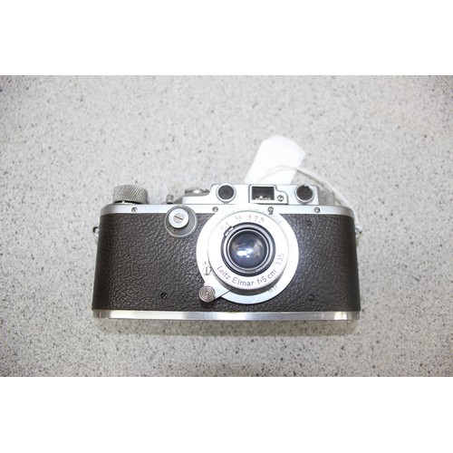 720 - Leica DRP Ernst Leitz Wetzlar Germany camera, with Elmar f=5cm 1:3.5 lens, no case