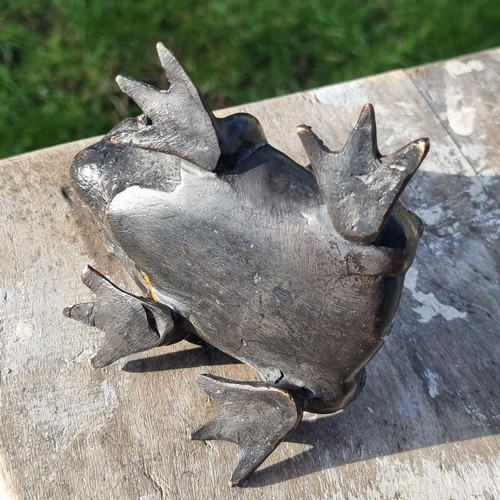 1653 - Hollow cast bronze Chinese toad