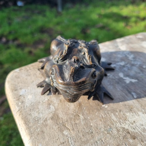 1653 - Hollow cast bronze Chinese toad