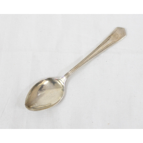 1006 - A boxed set of 6 silver coffee spoons, Sheffield 1945 by Robert Fead Mosley, approx 88.39g gross