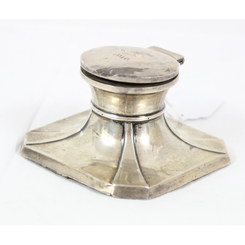 1009 - Silver inkwell with Stag head armorial crest, dated 1916, marked for Birmingham 1912 by S Blanckense... 