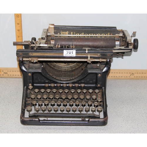 701 - An early 20th century Underwood Model 6-10 typewriter