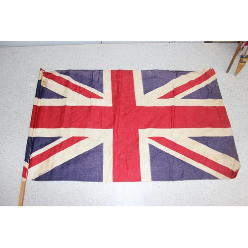 1440 - 8 assorted vintage flags, mainly British