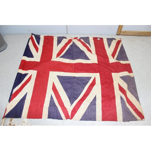 1440 - 8 assorted vintage flags, mainly British