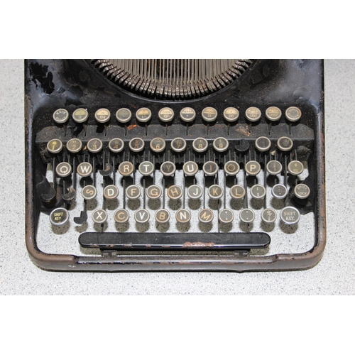 709 - Vintage Bar-Lock typewriter