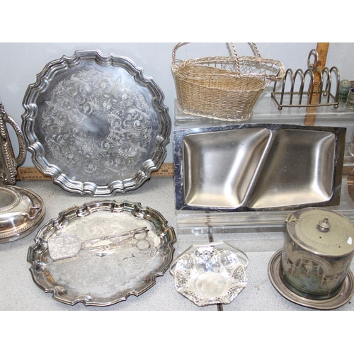 1050 - A large qty of antique and later silver plated to inc Elkington & Co serving dishes, Walker & Hall e... 