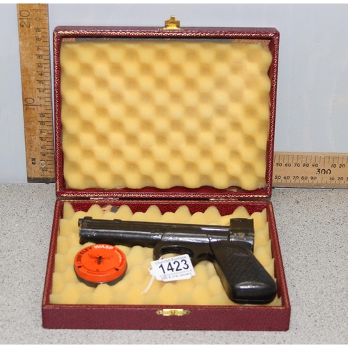 1423 - Webley & Scott Mk1 Series ll .177 pistol with box & pellets