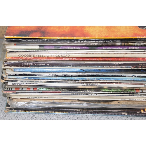 652 - Qty of LP vinyl records to include David Bowie, Fleetwood Mac & Wings etc