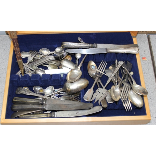 1025 - Assorted antique and later silver plated and other cutlery in canteen box