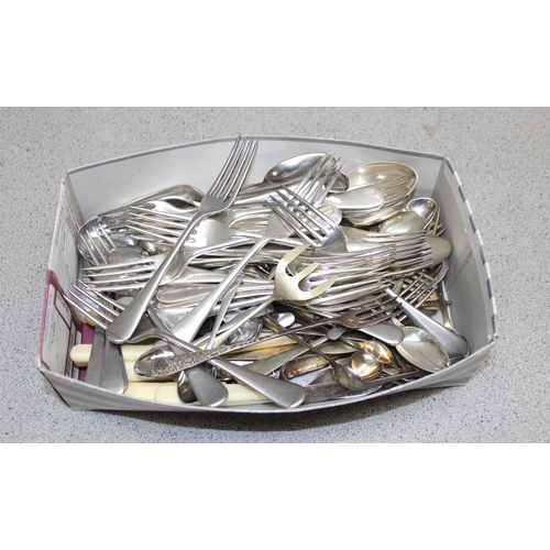 1028 - Qty of assorted silver plated cutlery and a silver baby food pusher