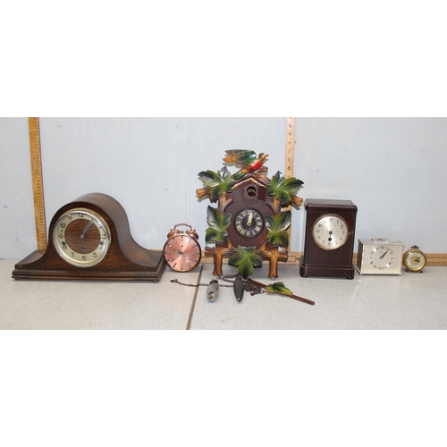 1337 - Qty of assorted clocks to inc a vintage Cuckoo clock etc