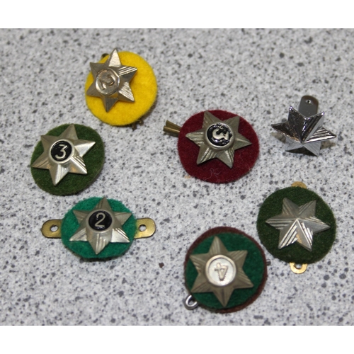 1413 - Qty of assorted vintage Scouts related items to inc belts, badges, patches & Berets etc