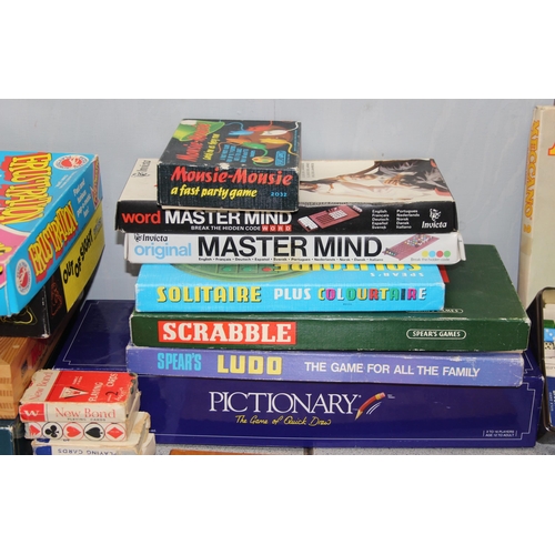 Qty Of Assorted Vintage Boardgames Etc