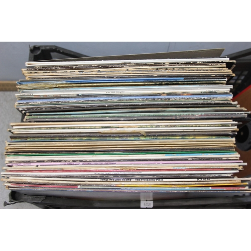 651 - Box of assorted vinyl records to inc Rod Stewart, Paul Young, Earth Wind & Fire etc, mainly LPs