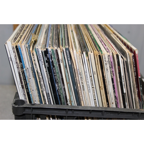 651 - Box of assorted vinyl records to inc Rod Stewart, Paul Young, Earth Wind & Fire etc, mainly LPs