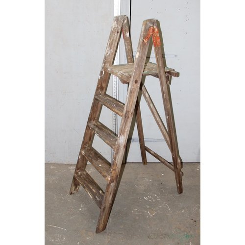 88 - Vintage wooden step ladder