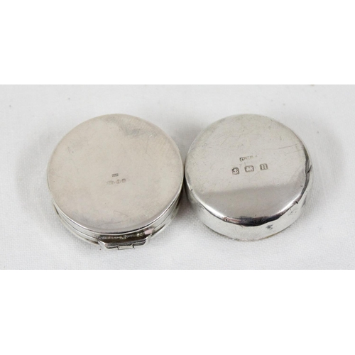 1035 - 2 small silver pill boxes, one with enamel top marked for Birmingham 1912 & the other with import ma... 