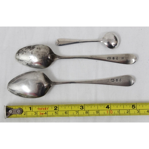 1038 - 2 Georgian silver teaspoons and a silver mustard pot with silver plated spoon, weight of silver only... 