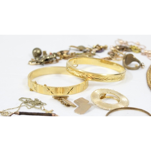 1100 - A large qty of assorted gold plated jewellery to inc Butler & Wilson