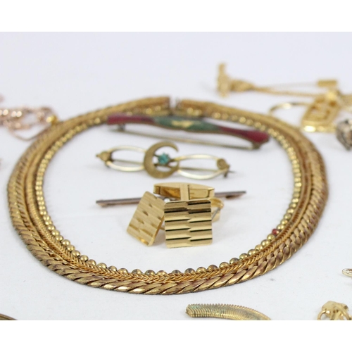 1100 - A large qty of assorted gold plated jewellery to inc Butler & Wilson