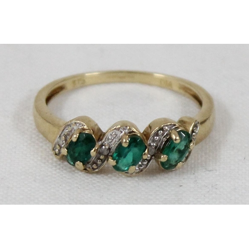 1130 - 9ct gold emerald and diamond ring, approx size P, approx 2.11g gross