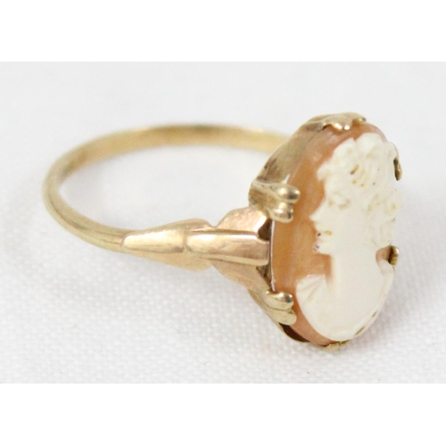 1132 - 9ct gold mounted shell cameo ring, approx size R, approx 2.03g gross