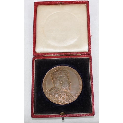 1193 - 1902 Edward VII bronze coronation medallion in leather case