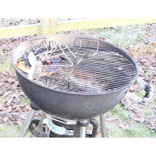 327 - Charcoal barbeque