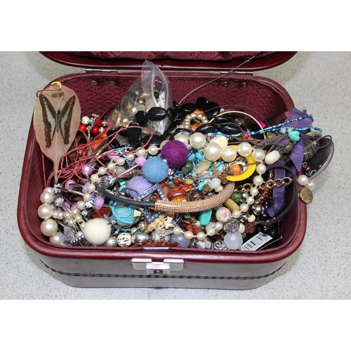 1144 - Approx. 3.8kg of mixed costume jewellery