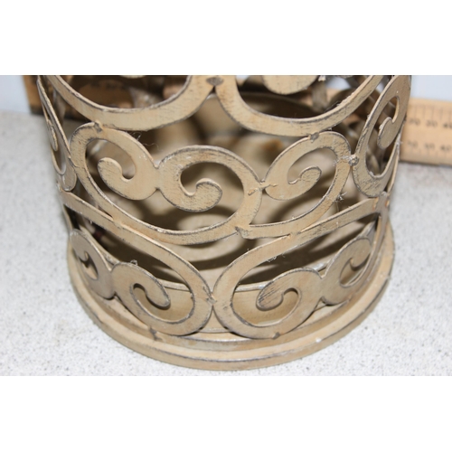 124 - Wrought metal umbrella stand