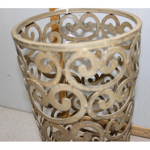 124 - Wrought metal umbrella stand