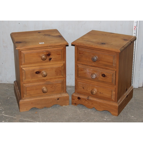 134 - A pair of modern pine 3 drawer bedside cabinets, approx 59cm tall x 43cm wide each