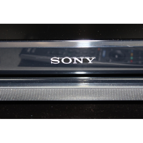 810 - Sony Bravia 32 inch TV with remote