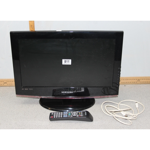 811 - Samsung 18 inch TV with remote