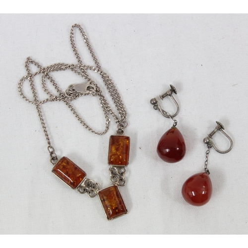 1138 - Silver and amber necklace and a pair of silver and amber earrings