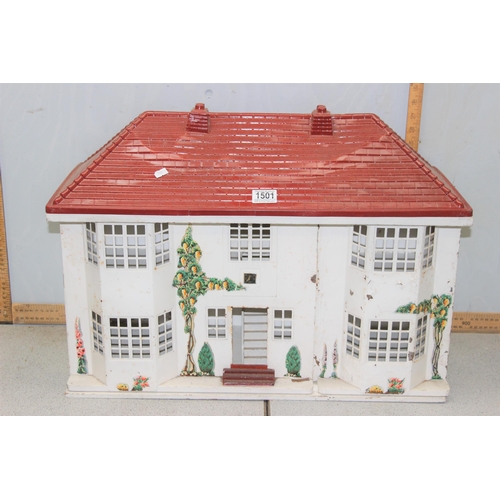 1501 - A vintage 1950's dolls house