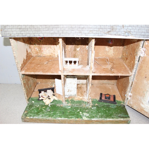 1502 - A large vintage Georgian style dolls house