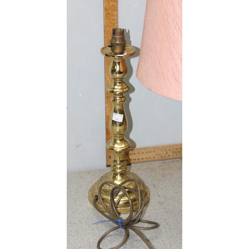 234 - 8 assorted brass lamps