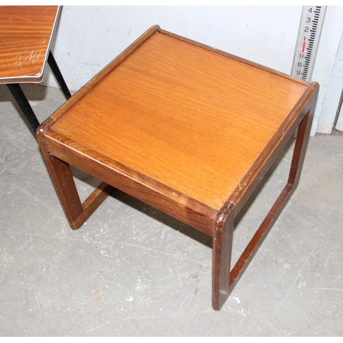 29 - 2 small retro tables