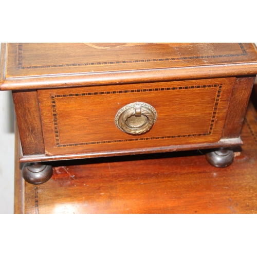 55 - An Edwardian inlaid dressing table with mirror, approx 108cm wide