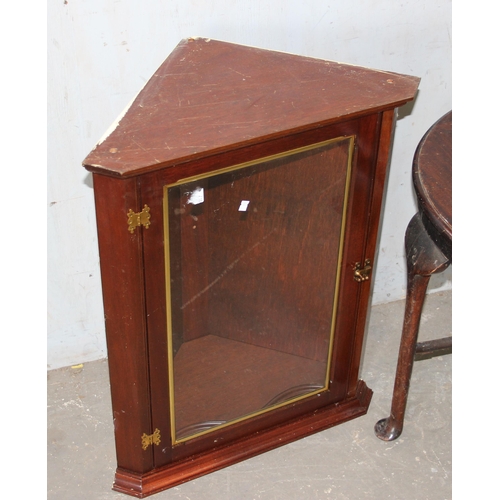 60 - A vintage drum table, a mirrored corner shelf and a wall cabinet (3)