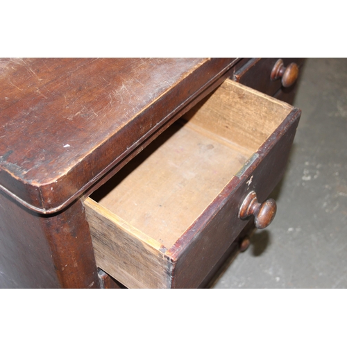 72 - A Victorian mahogany 2 over 3 chest of drawers with bun handles, approx 94cm wide