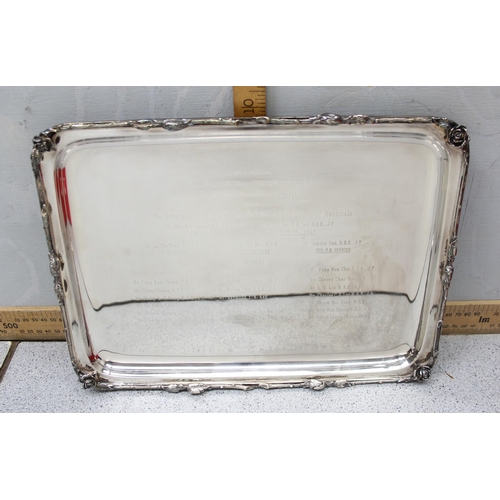 1004 - A large silver plated tray in presentation case, engraved to a Mr DC Bray, approx 35cm wide