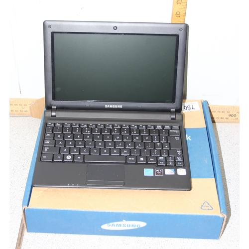 750 - Samsung Notebook and a Garmin Sat Nav