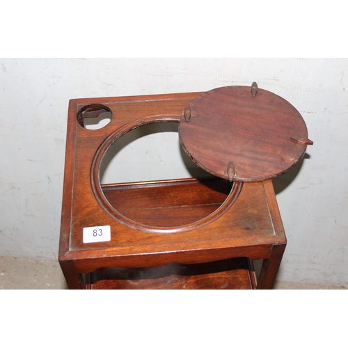 83 - A small Georgian mahogany wash stand with single drawer, approx 32cm wide