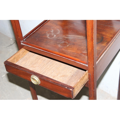 83 - A small Georgian mahogany wash stand with single drawer, approx 32cm wide