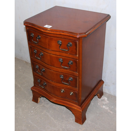 84 - A Georgian style small 4 drawer chest of drawers, approx 40cm wide