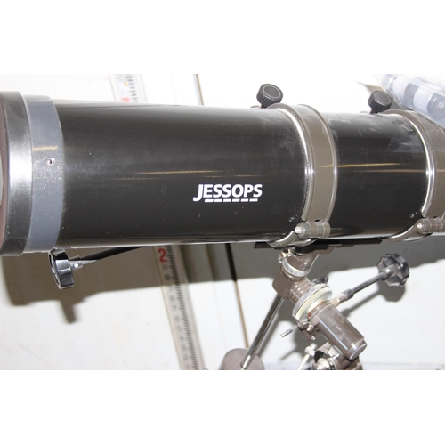 652 - Large Jessops telescope on tripod