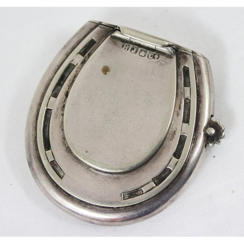 1050 - An Edwardian novelty silver plated vesta case formed as a horseshoe by HJ & Co