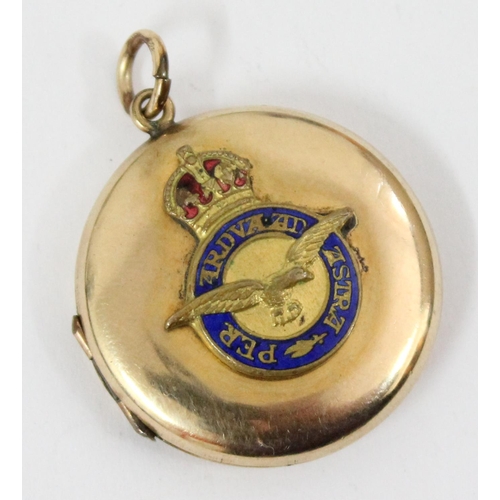 1433 - An early 20th century rolled gold sweetheart locket with enamel RAF crest, approx 27mm in diameter